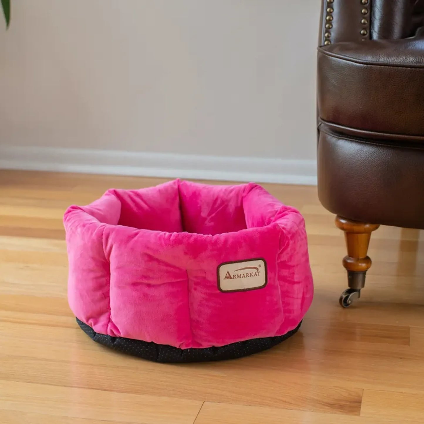 Armarkat Cat Bed, Warm and Cozy Cuddle Bed for Cats – Pink